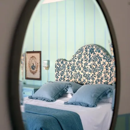 Colazione In Piazza Castello Отель типа 