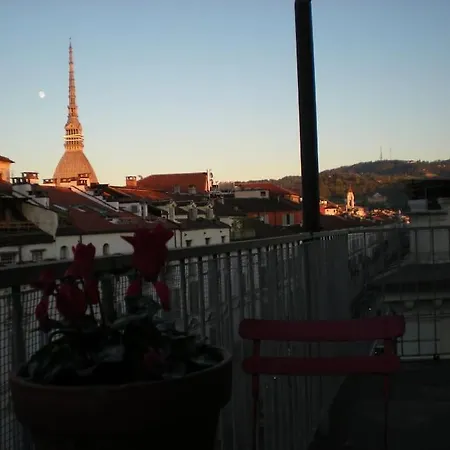 Colazione In Piazza Castello