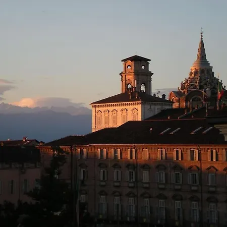 Couette-café Colazione In Piazza Castello *