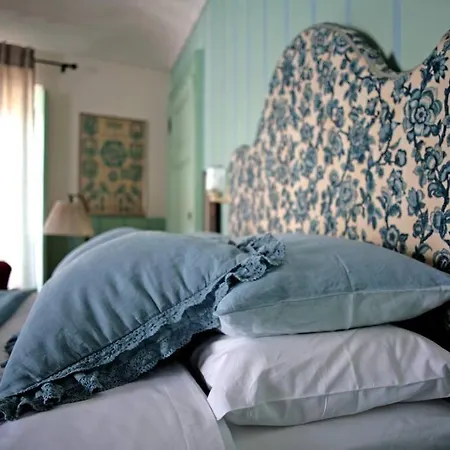 Colazione In Piazza Castello