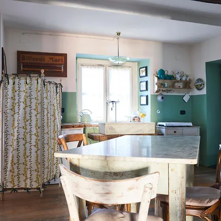 Colazione In Piazza Castello Отель типа 