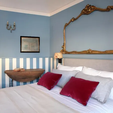 Nocleg ze śniadaniem Colazione In Piazza Castello 4*