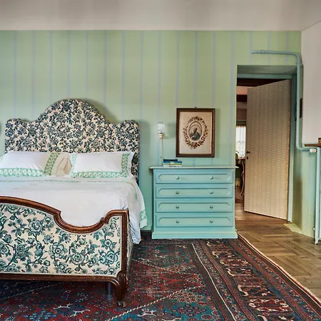 Colazione In Piazza Castello Nocleg ze śniadaniem