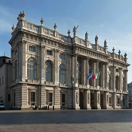 Colazione In Piazza Castello Turyn