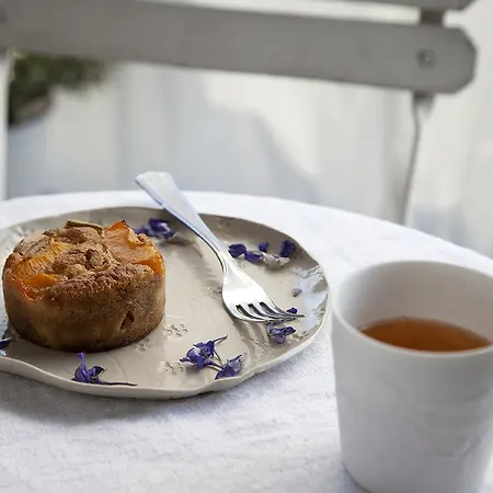Colazione In Piazza Castello 4*