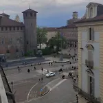 Colazione In Piazza Castello