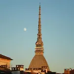 Colazione In Piazza Castello Alojamento de Acomodação e Pequeno-almoço