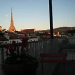 Colazione In Piazza Castello